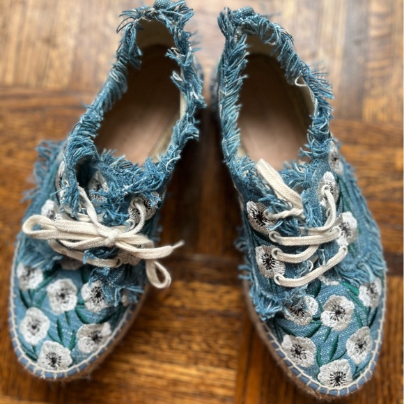 LOEFFLER Randall Espadrilles Blue and White Flowers - Picture 3 of 12